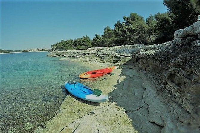 1.5-hour Clear Kayak Rentals: Explore Verudela Cave & Islands - Meeting point and evening planning