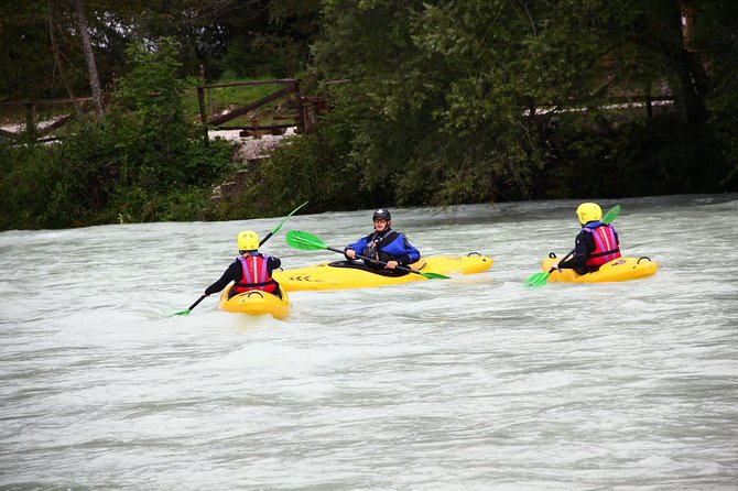 1 day KAYAK COURSE on Soča river, for beginners - Timing, language, and group size