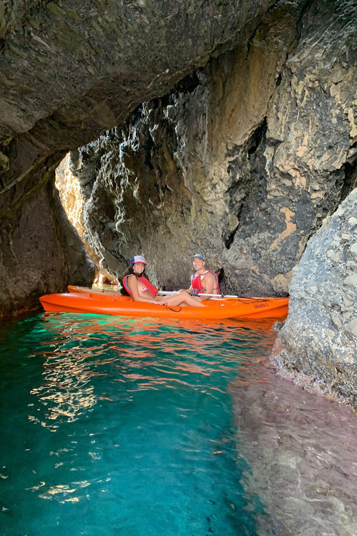 1 hour Double Kayak Rental (2 guests) - Starting at Riomaggiore marina