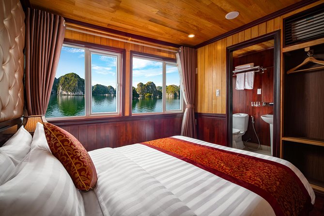 1 night Halong Bay Cruise-Titov Island,Surprise Cave,kayak,meals - Morning pickup and the road to Tuan Chau