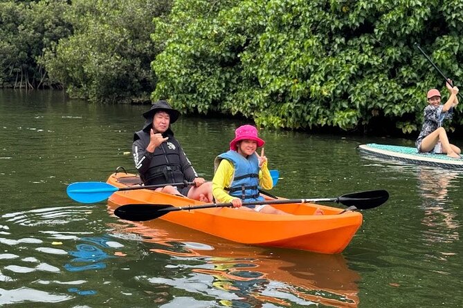 2 hour tandem kayak rental at our private launch area in Hale'iwa - Reaching the calm bay and sandy beach