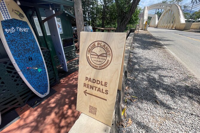 2 hour tandem kayak rental at our private launch area in Hale'iwa - The private deck is more useful than it sounds