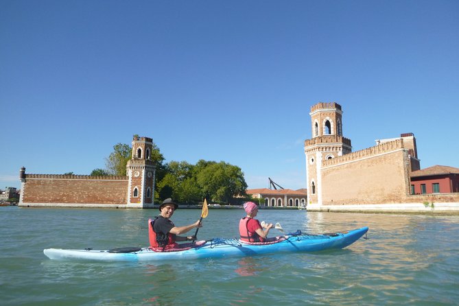 2 Hour Venice Canal Kayak Tour - Premium experience by day - Key Points to Know Before You Paddle