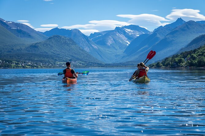 3-Hour Kayak Tour in Åndalsnes - Meeting at Havnegata 8 and getting ready