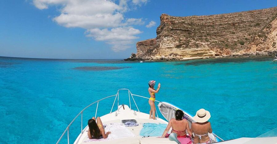 5 hours Lampedusa: Boat Tour with panino SUP e snorkeling - Setting Out From Sapore di Mare