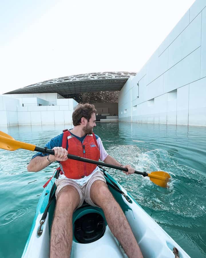 Abu Dhabi: Guided Kayak Tour around Louvre - How hard is the paddling?