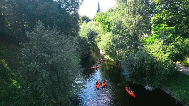 Akerselva River: Urban Paddling Adventure Kayak Tour - Grünerløkka: city streets viewed from the water