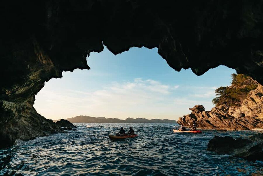 Alcudia: Kayak Tour with Snorkel & Sea Cave Swim - What to bring and how to prepare