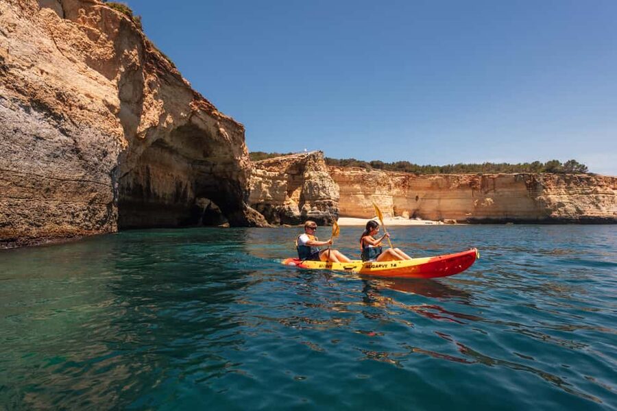 Algarve: Benagil Cave Sunrise Kayak Tour with Shower Use - Key points at a glance
