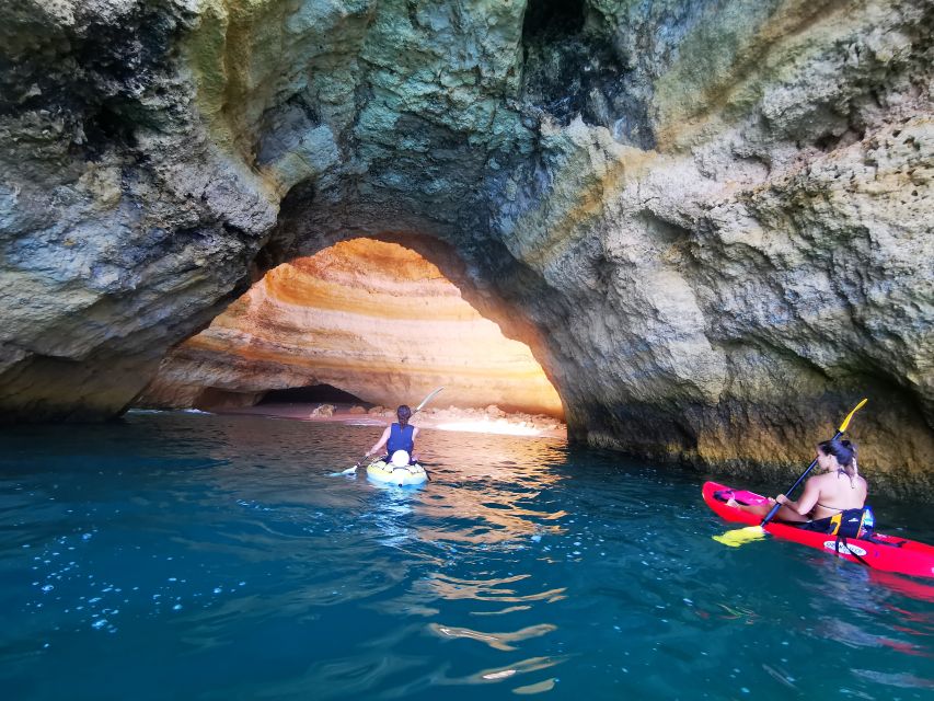 Algarve: Benagil Cave Sunrise Kayak Tour with Shower Use - What the $47 price includes