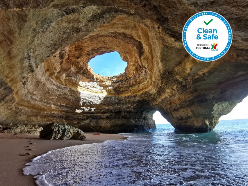 Algarve: Benagil Cave Sunrise Kayak Tour with Shower Use - Starting at Benagil Beach and learning the basics