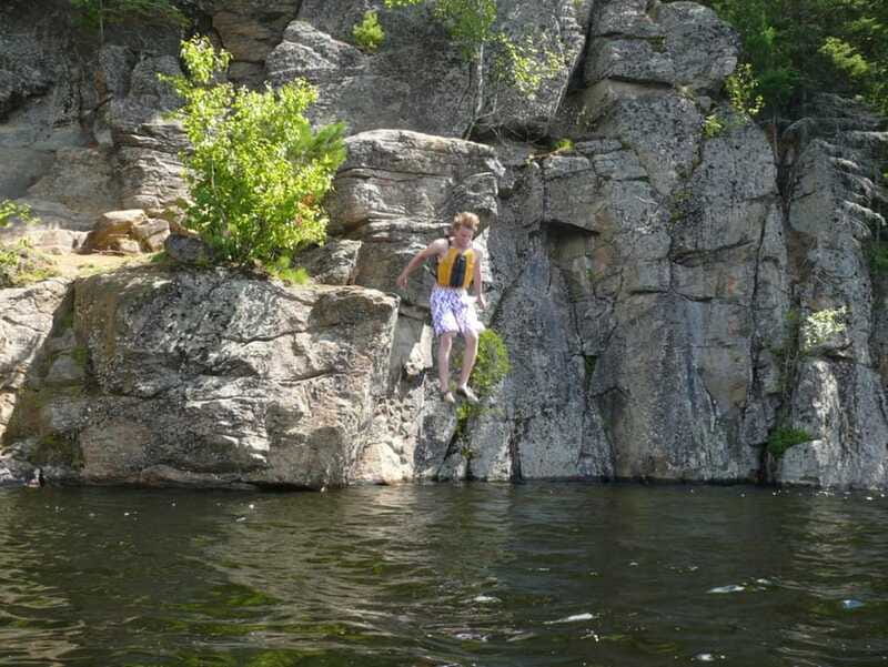 Algonquin Park: Guided Canoe Day Tour - A shoreline lunch from Henrietta’s Pine Bakery