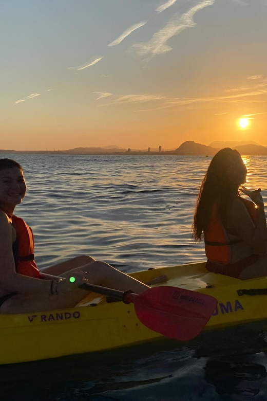 Alicante Bay: Sunset Tour in Kayak with snorkel - What the 150-minute outing is likely to feel like