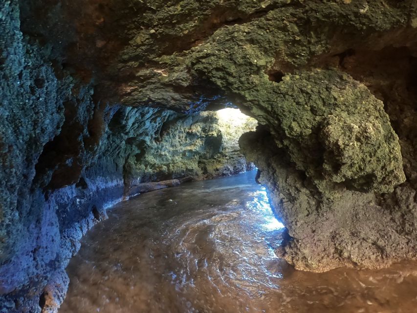 Alvor: Explore Caves Boat and Kayak Tour - What makes the guides part of the experience