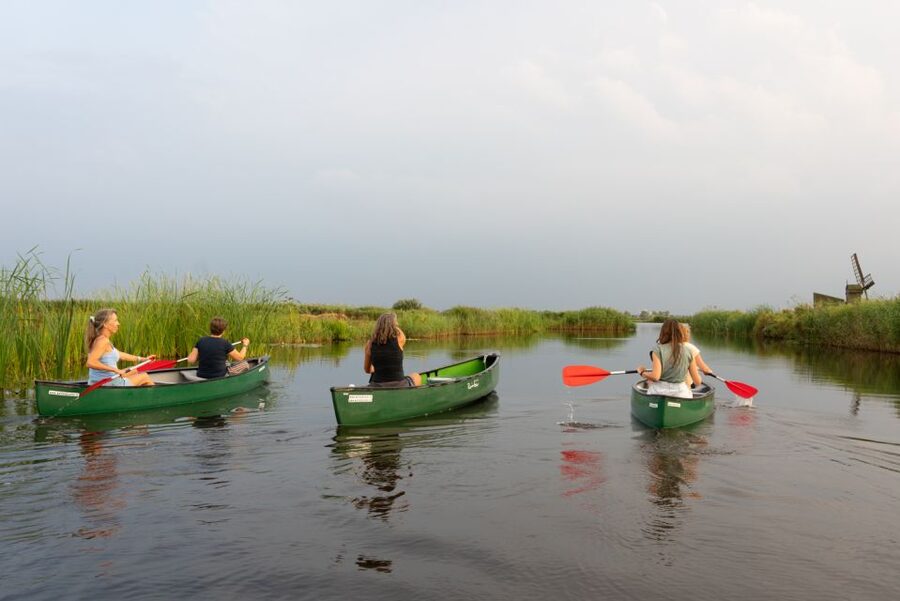 Amsterdam: 2-Hour Guided Canoe Trip - The short introduction before the canoes launch