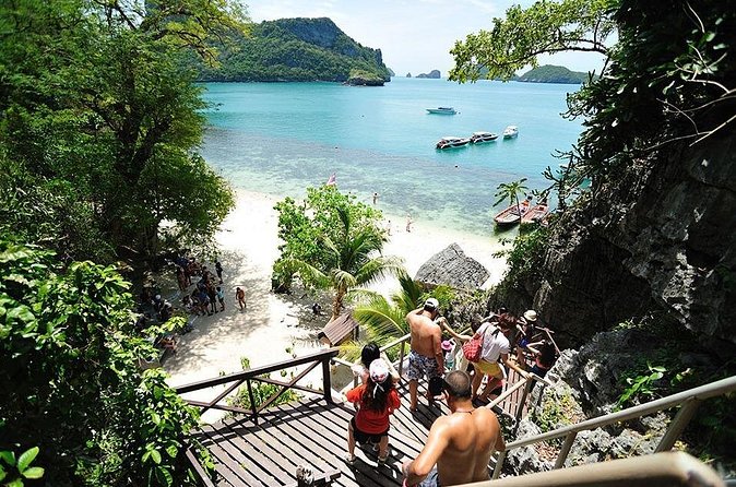 Angthong National Marine Park by Speed Boat with Snorkeling & Kayaking - Lunch and beach time at Koh Wua Ta Lub