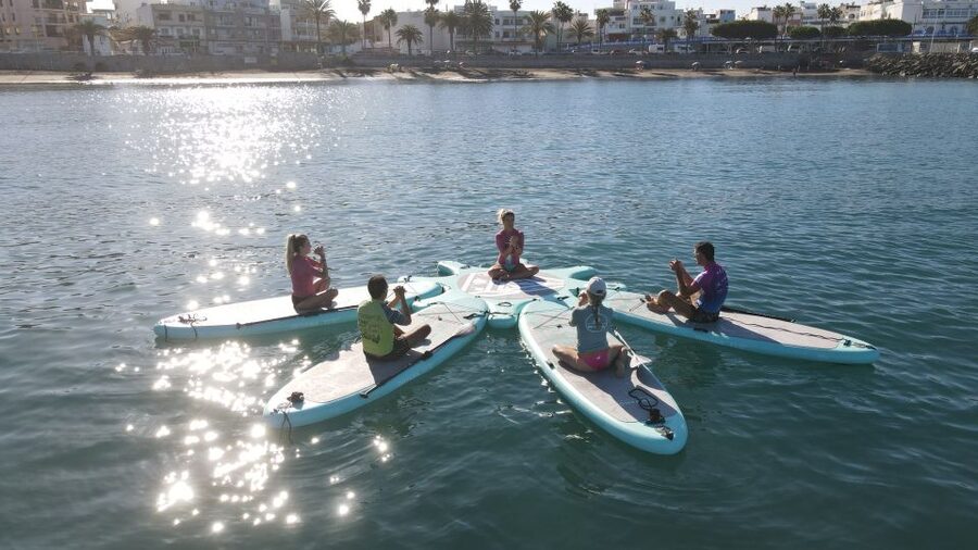 Arguineguín: Stand-up Paddleboard Yoga Class with Instructor - Starting at Las Marañuelas Beach