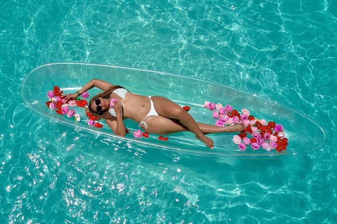 Aruba‘s #1 Clear Kayak INSTANT DELIVERY@arubaphotoshootexperience - Getting ready beside the full-length mirror