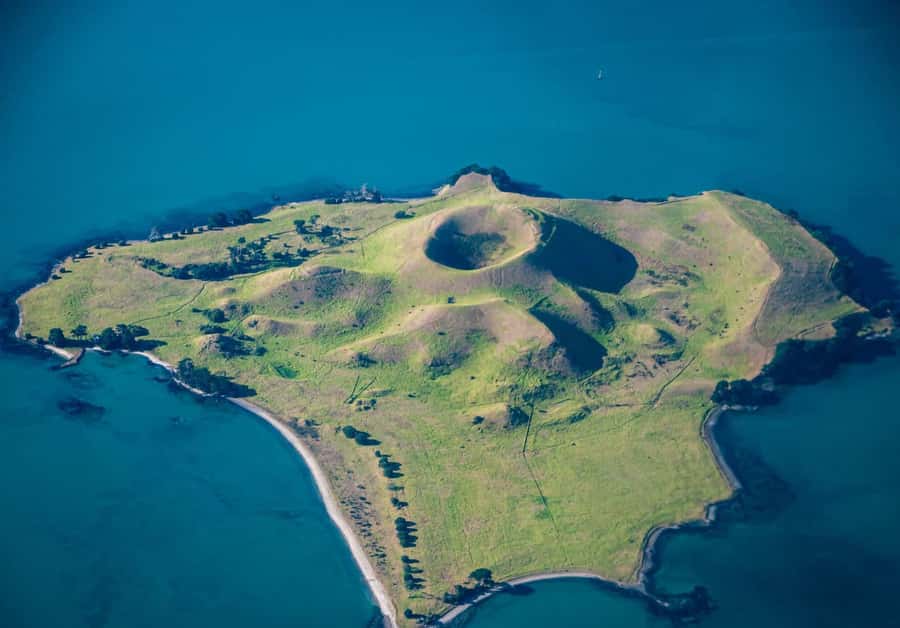 Auckland: Browns Island (Motukorea) Sea Kayak Tour - Why Browns Island makes a good Auckland day trip