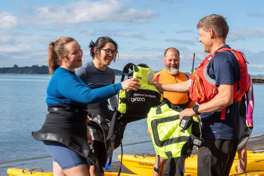Auckland: Half-Day Sea Kayak Tour to Motukorea Island - Who will enjoy this half-day trip