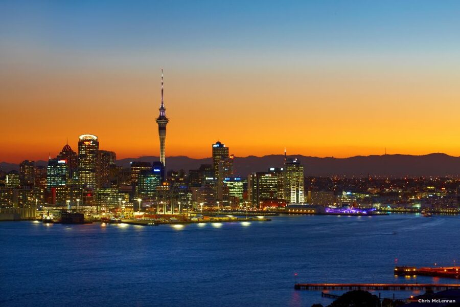 Auckland: Sunset & Night Sea Kayak Tour to Rangitoto Island - Paddling across the Hauraki Gulf