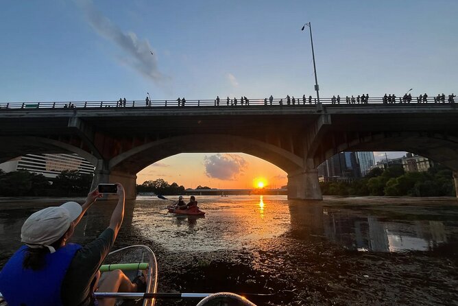 Austin Texas Sunset and Bat Clear Kayak Tour - The Congress Avenue Bridge Bat Show