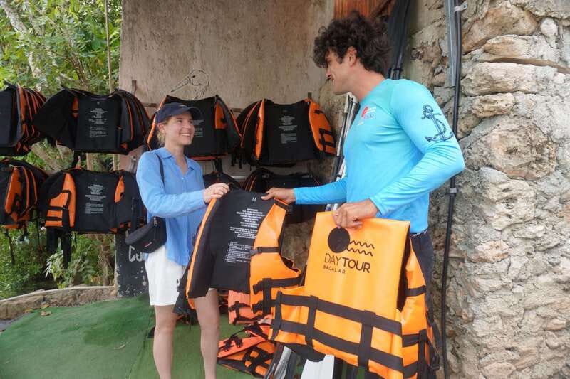 Bacalar: 3-hr Pontoon Boat Tour with Beach Club + Kayaks - Emerald Cenote and the first lagoon views