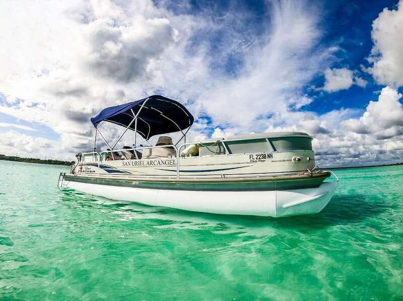 Bacalar: 3-hr Pontoon Boat Tour with Beach Club + Kayaks - Pirate Canal, snacks, and a cold drink