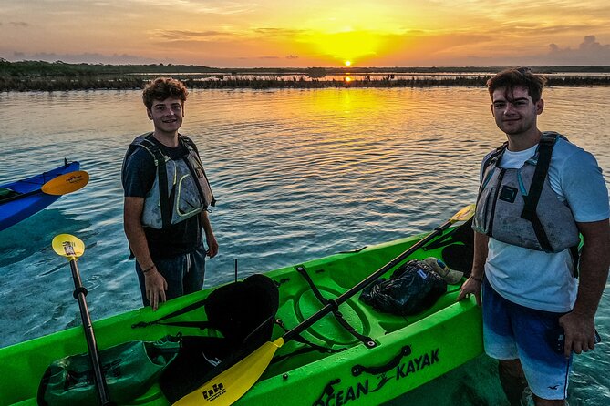 Bacalar Sunrise in Kayak - Who Should Book This Morning on the Lagoon