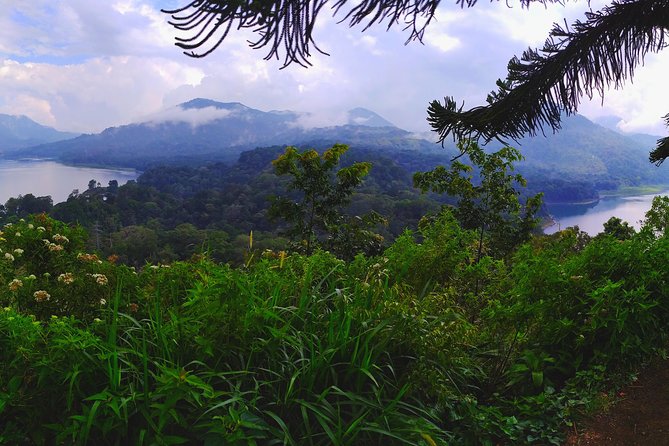 Bali Jungle Trekking and Lake Canoeing Tour - A quiet start above Buyan and Tamblingan