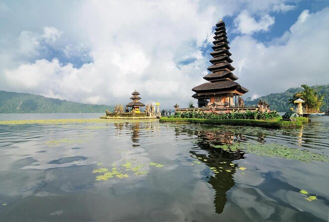 Bali Jungle Trekking and Lake Canoeing Tour - Crossing toward Tamblingan’s old forest
