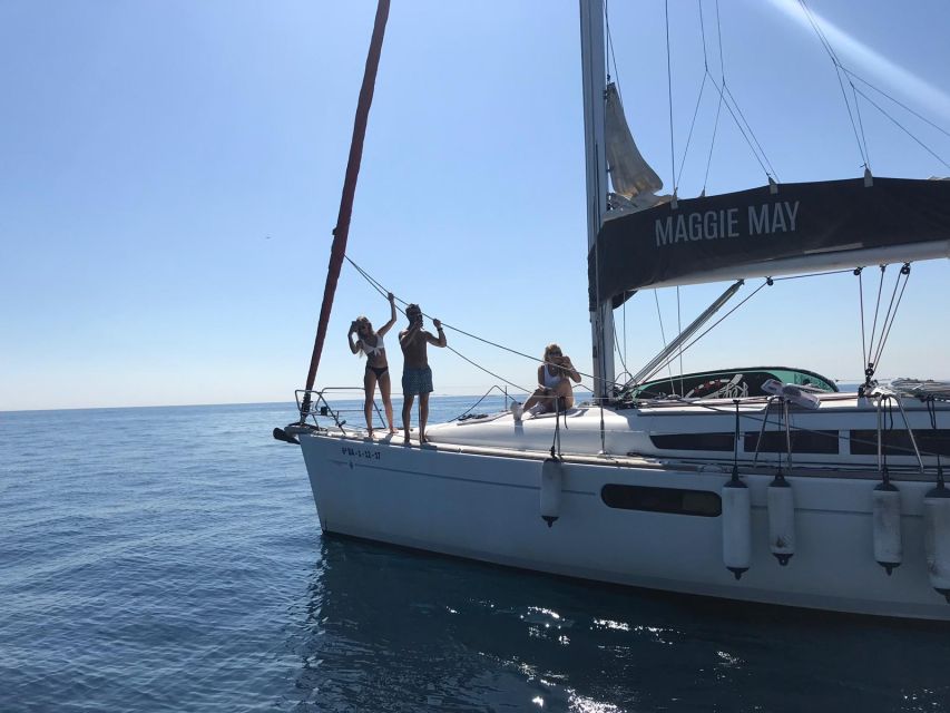 Barcelona: 2-Hour Sailboat Tour with Paddle Boarding - Sagrada Familia and Montjuic from the Sea