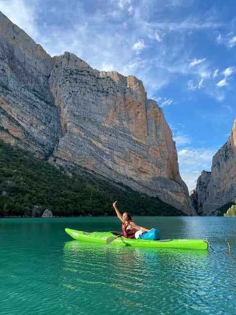 Barcelona: Kayak rental in the Mont-rebei gorge - Mont-rebei is a water-level view of the Pyrenees