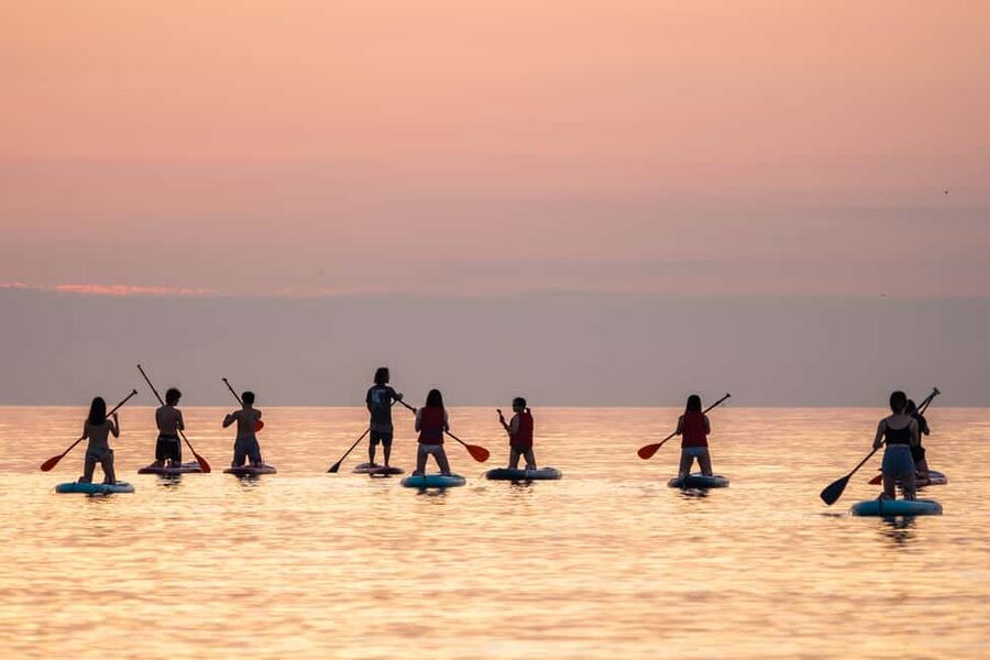 Barcelona: Paddlesurf Rental Barceloneta beach (75min) - What the $17 price really covers