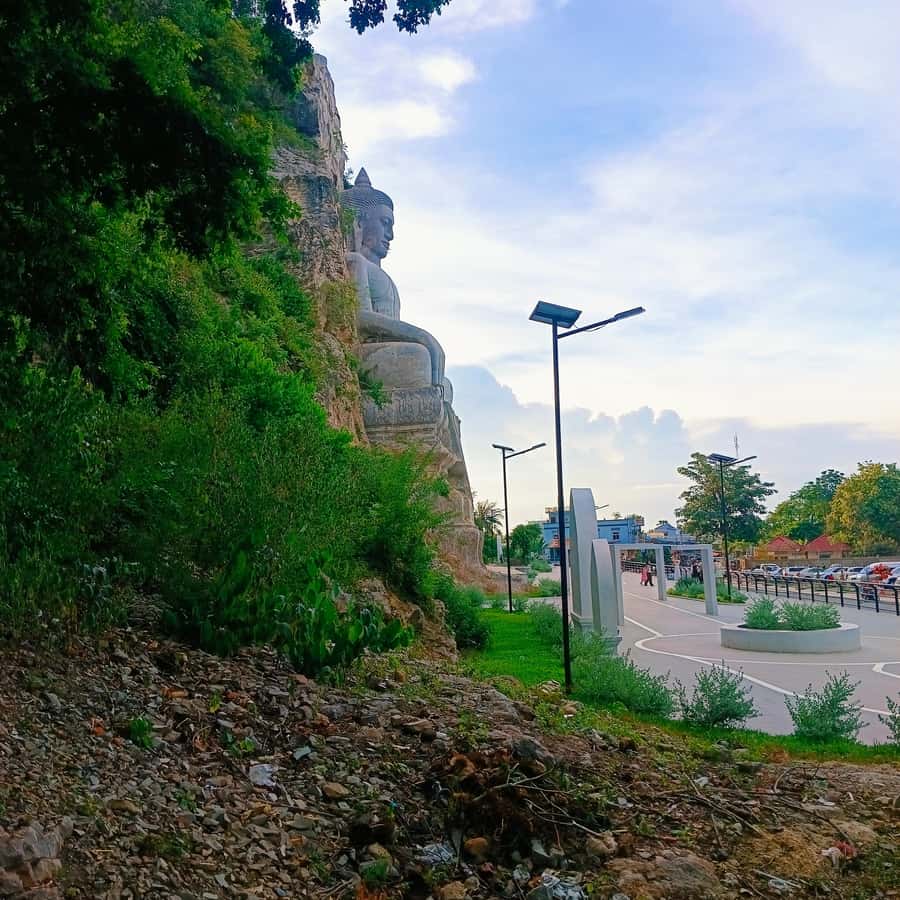 Battambang,Tuktuk and kayak, BambooTrain ,Wat Banan,Bat cave - Who will enjoy this route most