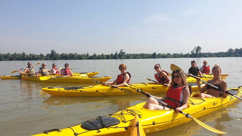 Belgrade: Great War Island Kayak Adventure - Practical comfort at the Ušće start