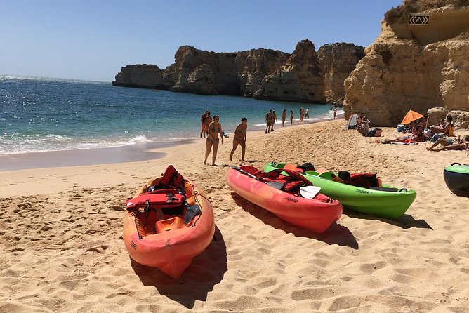 Benagil caves's kayak tour - Parking at Praia da Marinha