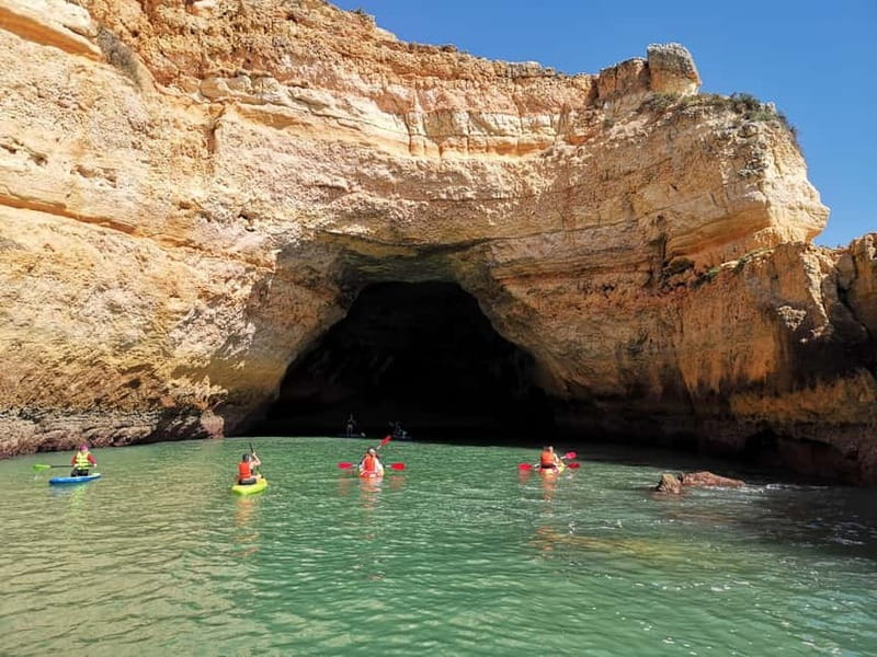 Benagil: Kayak Tour to Benagil Caves – Small Group - The safety briefing and first paddle