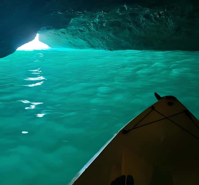 Benagil: Kayak Tour to Benagil Caves – Small Group - What the small-group format is worth