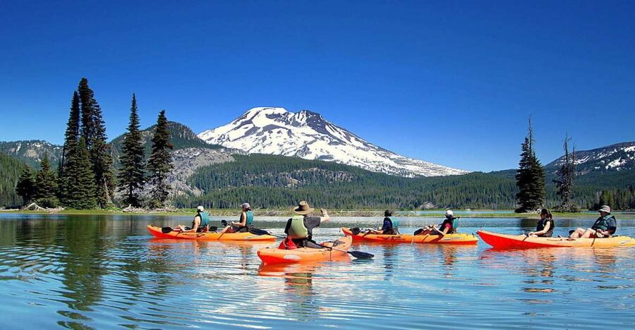 Bend: Guided Kayak Tour on the Cascade Lakes - Caves, bays, wetlands, and wildlife