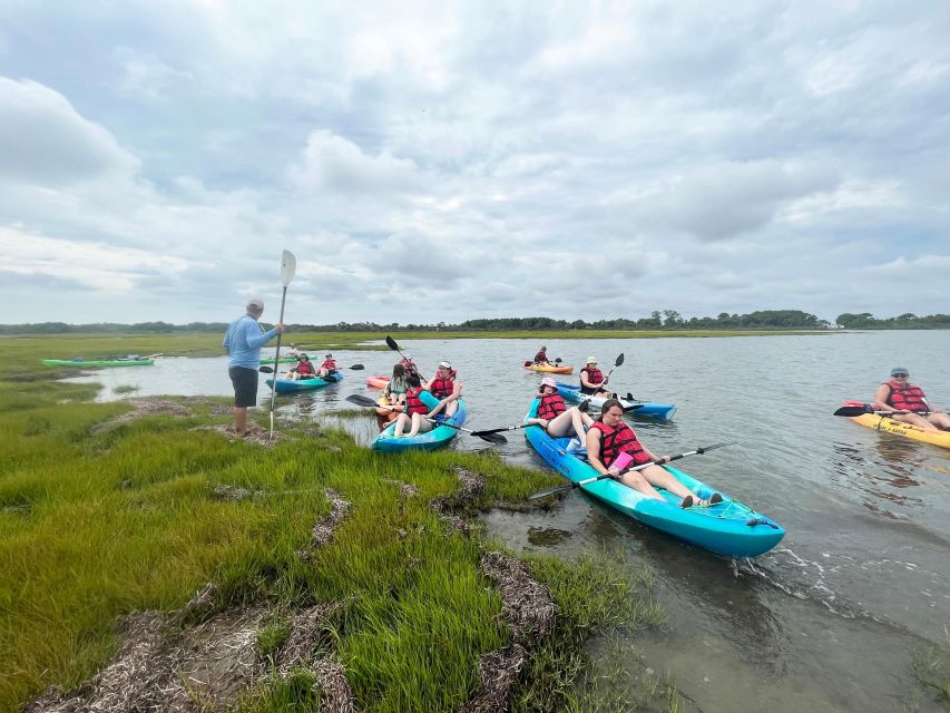 Berlin: Assateague Island Wildlife Discovery Kayak Tour - Getting set up in a single or tandem kayak