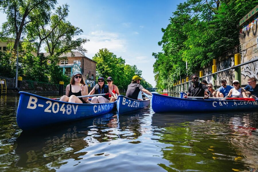 Berlin: Guided Tour by Canoe - Wagenburg Lohmühle and Berlin’s alternative side