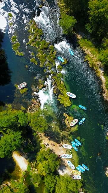 Bihać: Kayak with Una Pirates on the Una River - Swimming, resting, and the optional bridge jump