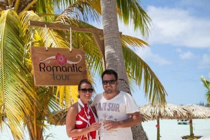Bora Bora Snorkel Cruise by Polynesian Outrigger Canoe with BBQ Island Lunch - Manta rays and eagle rays add a second kind of thrill