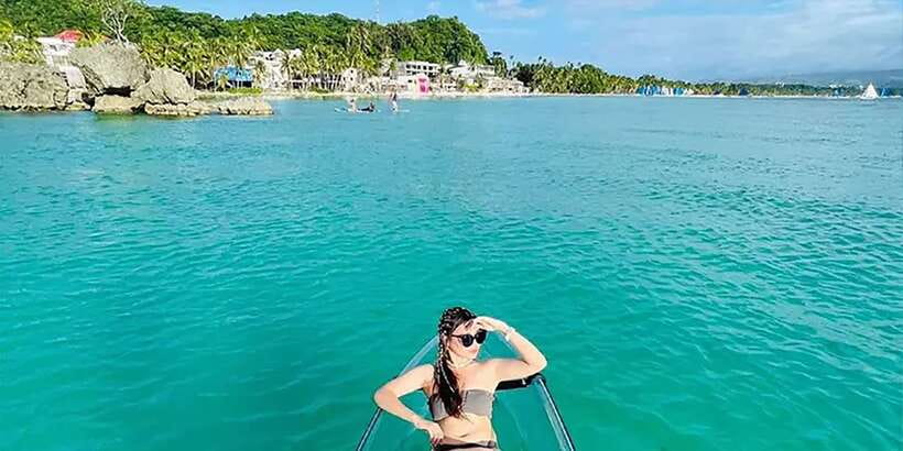 Boracay: Crystal Kayak Photo-op Experience - Using your own phone or camera