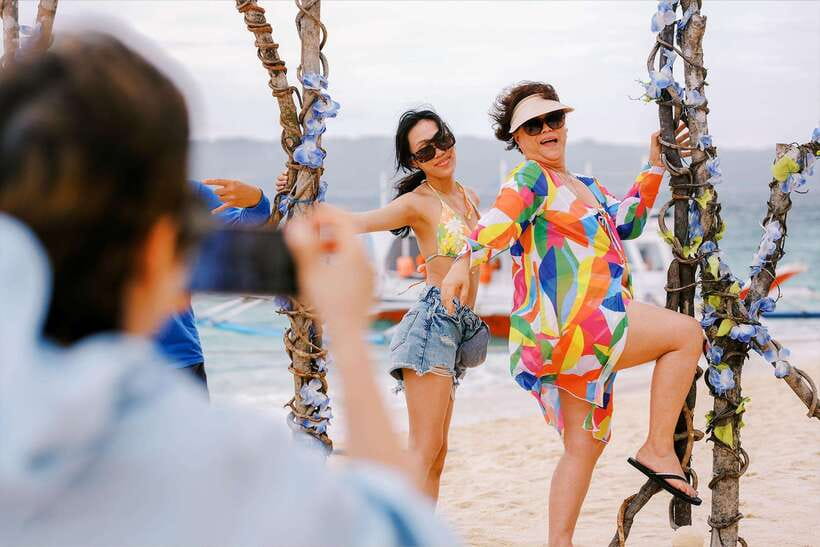 Boracay: Island Hopping with Crystal Kayak & Helmet Diving - Swimming and snorkeling stops