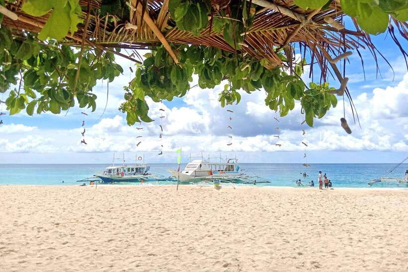 Boracay: Island Hopping with Crystal Kayak & Helmet Diving - Meeting at Station 1 and getting started