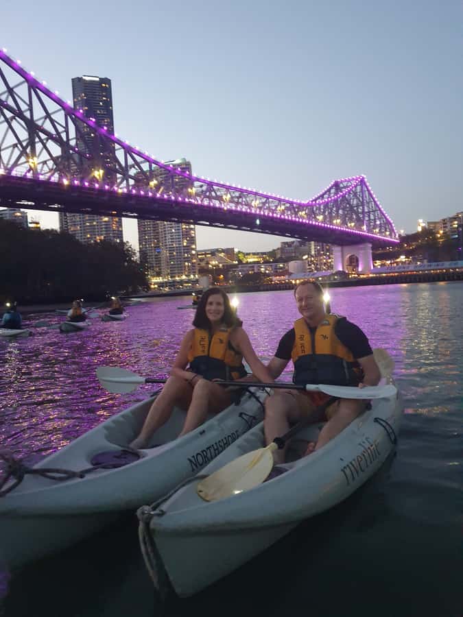 Brisbane: Illuminated River Night Kayak Tour - What the 90-minute route feels like