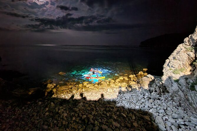 Budva: 2-Hour «Night Lights» Kayak Tour - Guides, group size, and the beginner experience