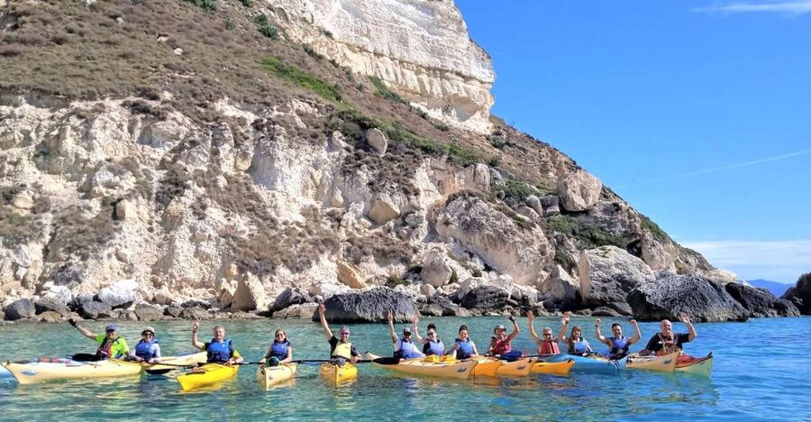 Cagliari: Guided Kayak Excursion in the Gulf of Cagliari - The return past Crocodile and Mushroom rocks